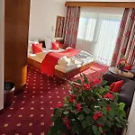 Rossmann Hotel